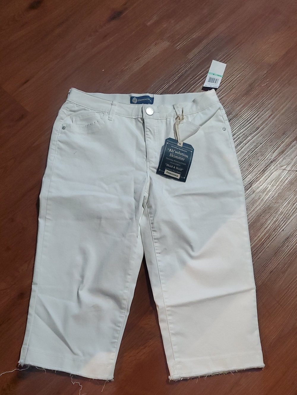 Democracy White Capris